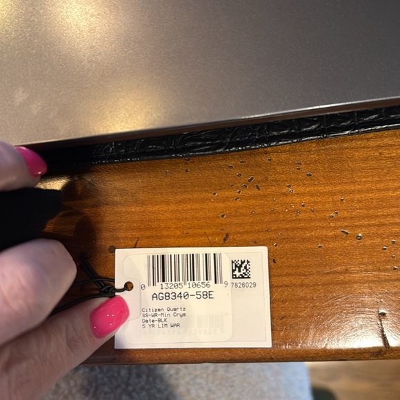 Men’s Citizen watch new in box - Picture 3 of 3